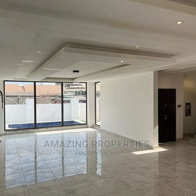 4bdrm House in East Legon(Ogbojo) Labone for Sale in Labone