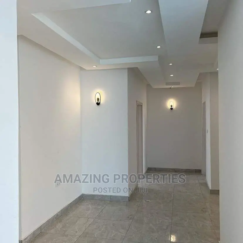 4bdrm House in East Legon(Ogbojo) Labone for Sale in Labone