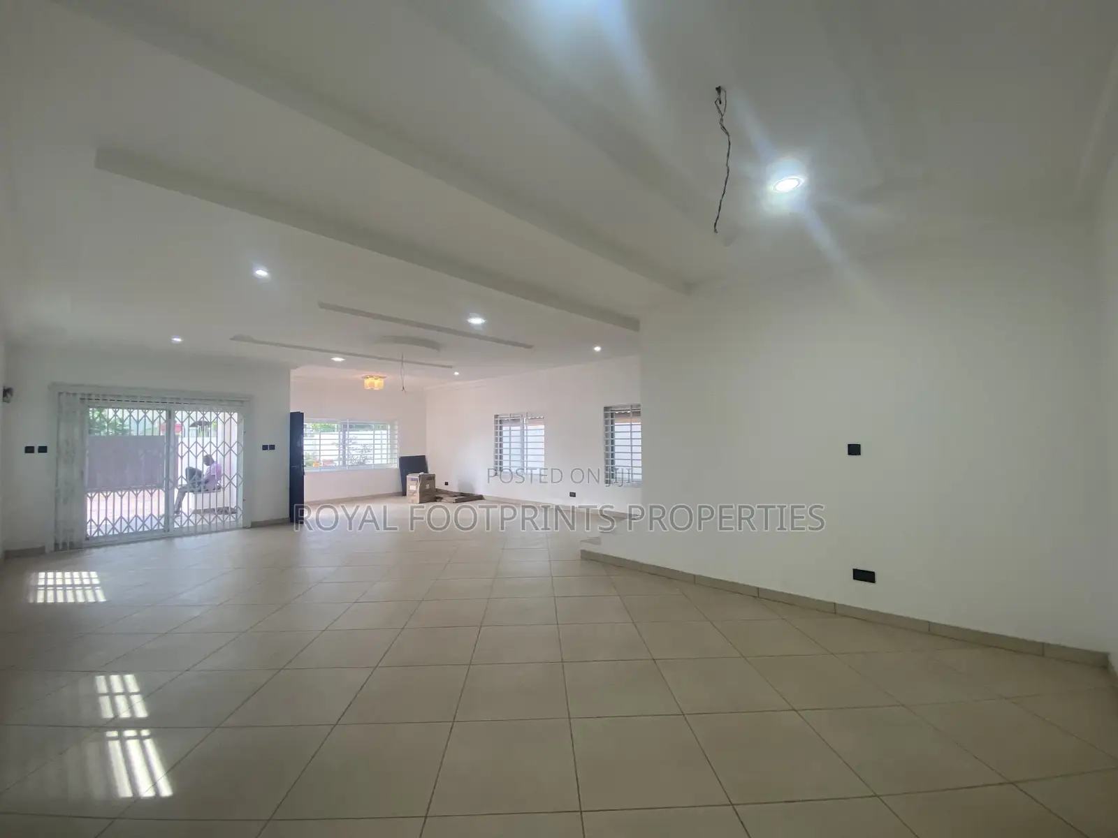 4bdrm House in Airport Residential Area for Sale in Airport Residential Area