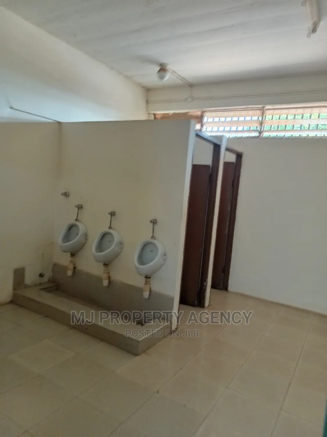 2500 SQM Warehouse With Big Compound in Tema Metropolitan