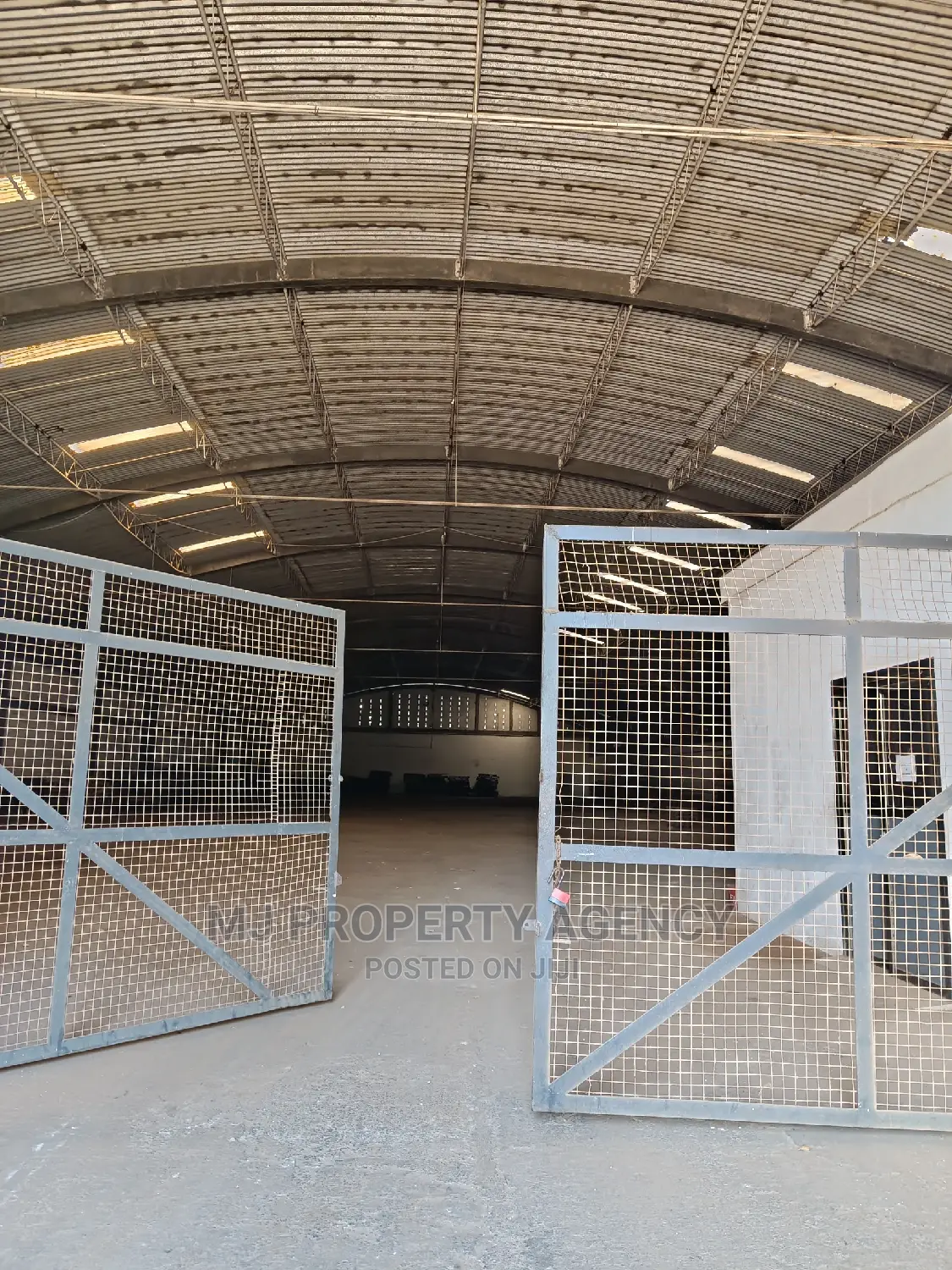 2500 SQM Warehouse With Big Compound in Tema Metropolitan