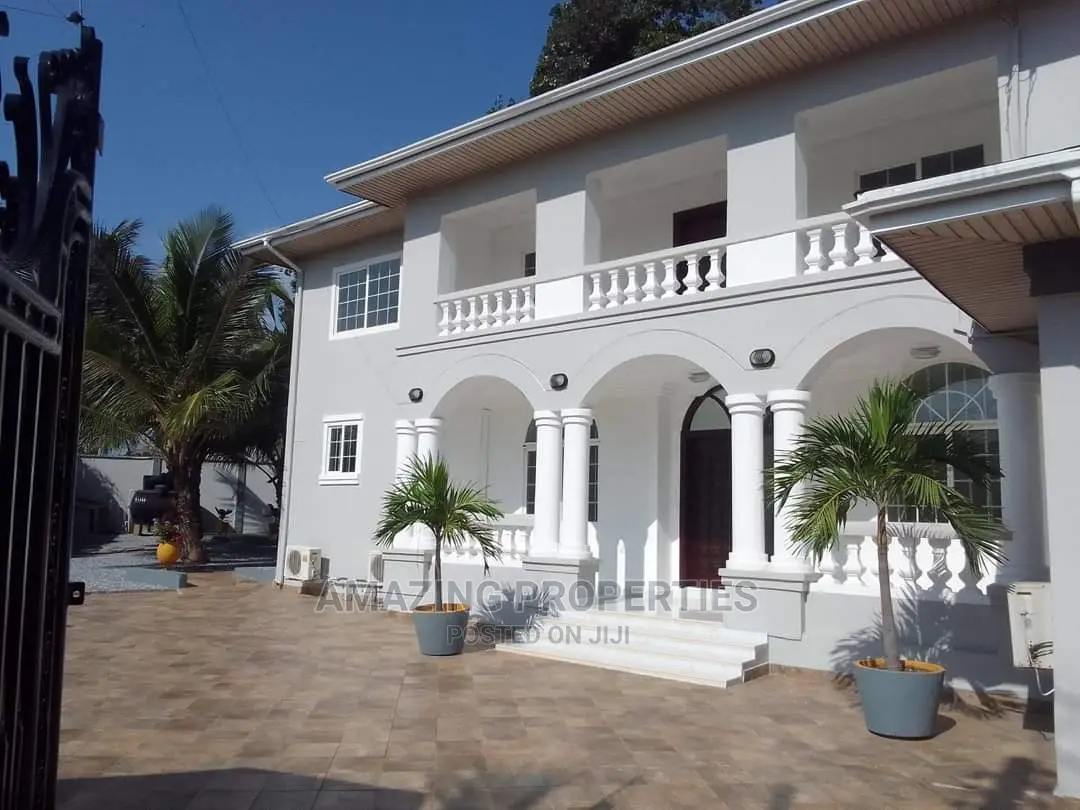 5bdrm House in 5Bedroom +2Bedroom, Cantonments for Sale in Cantonments