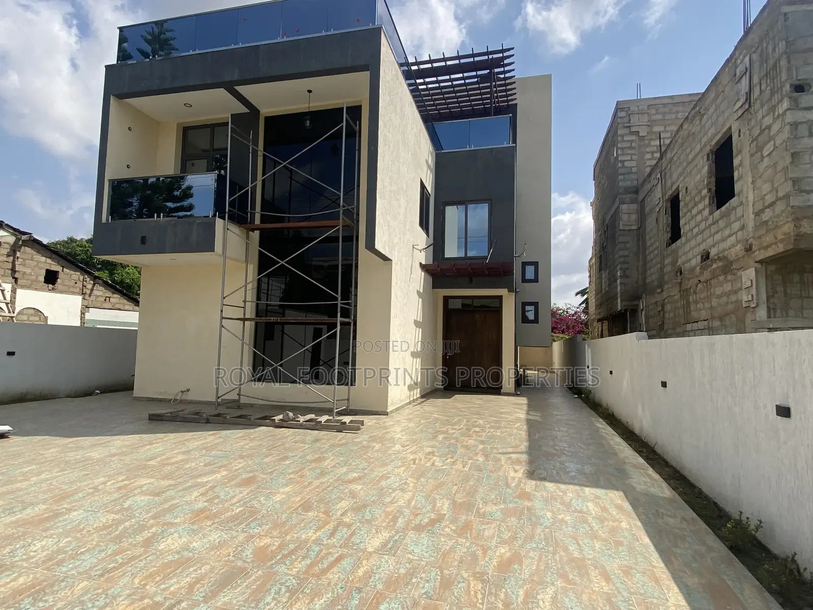 5bdrm Mansion in Royal Footprint, East Legon for Sale in East Legon