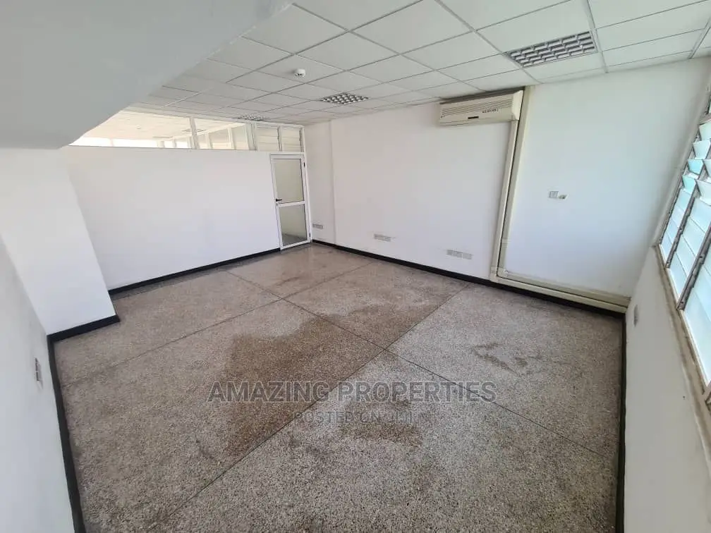 4bdrm Farm House in 4-Bedroom Self, Airport Residential Area for Rent in Airport Residential Area
