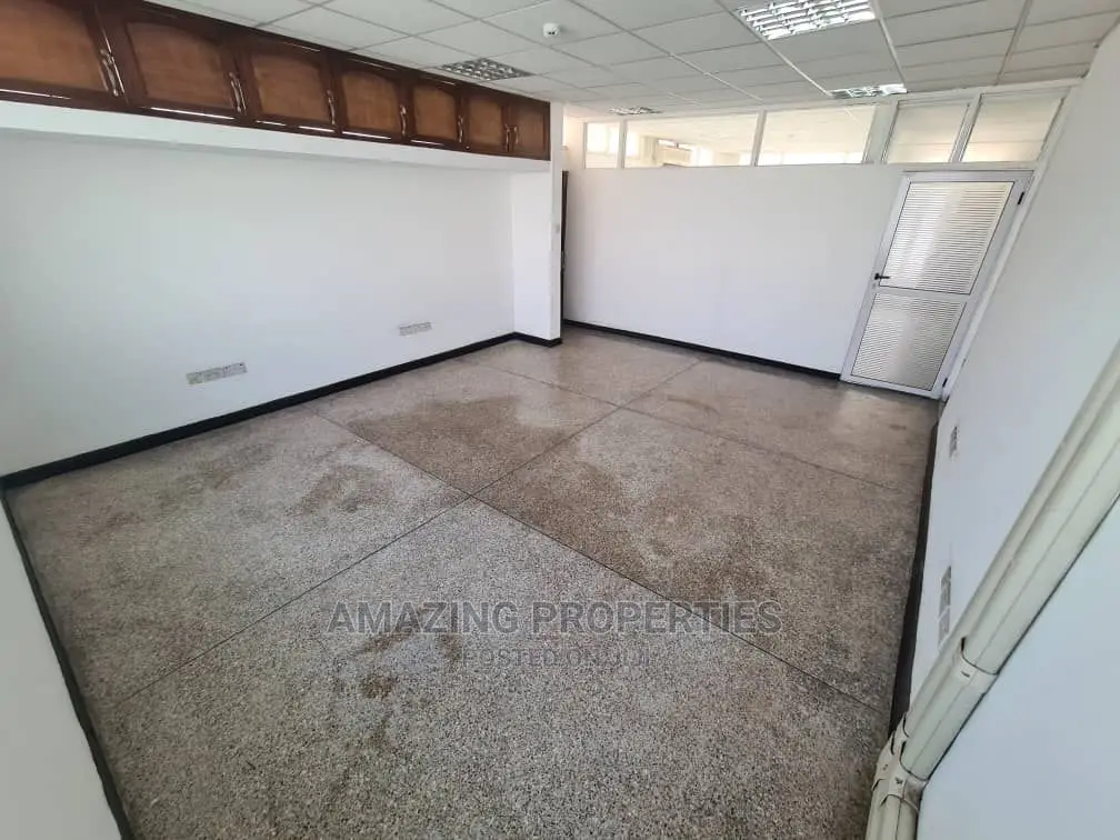 4bdrm Farm House in 4-Bedroom Self, Airport Residential Area for Rent in Airport Residential Area