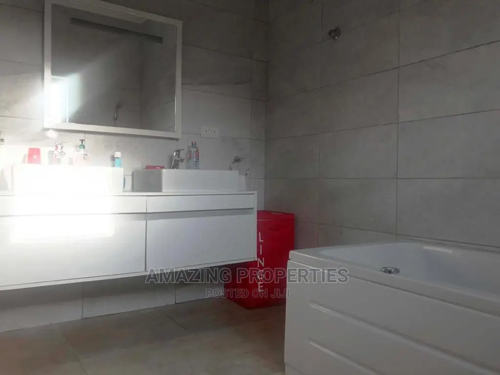 4bdrm Farm House in West Cantonments, East Legon for Sale in East Legon