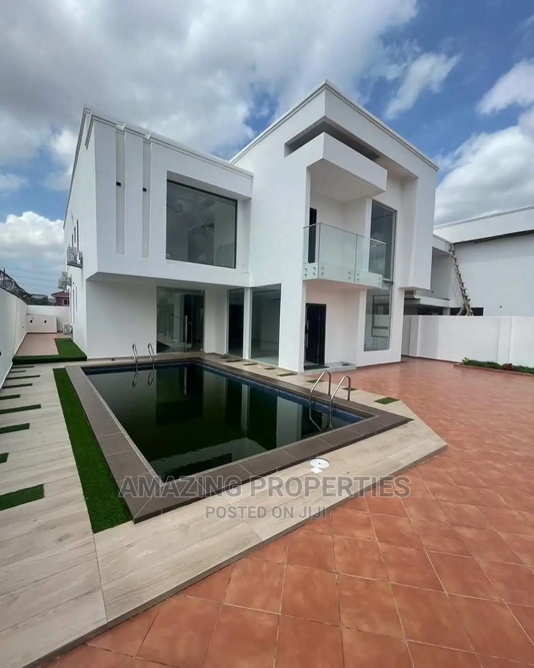 4bdrm House in 4-Bedroom House for for Sale in East Legon