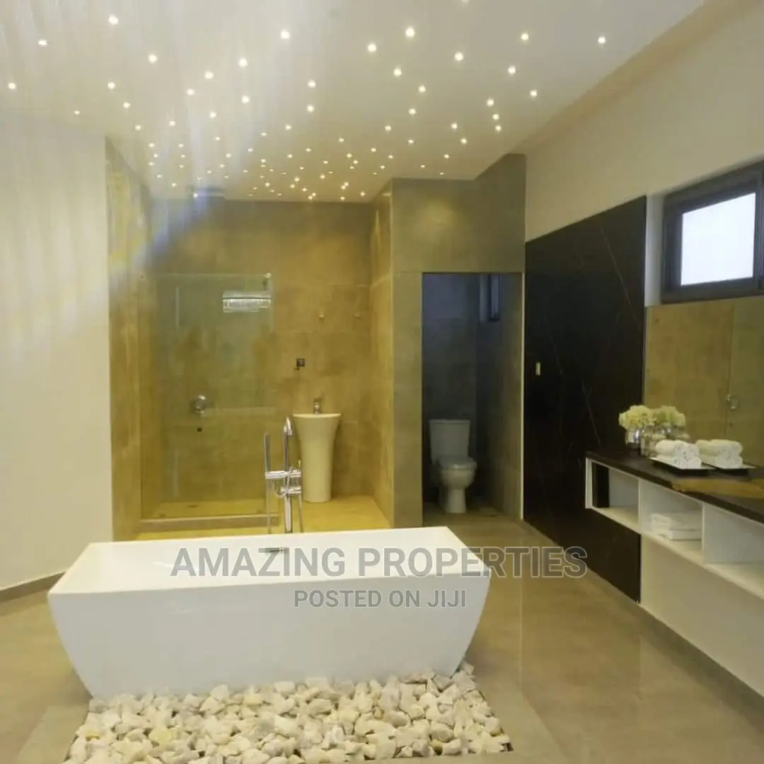 4bdrm House in East Legon Trasacco for Sale in East Legon