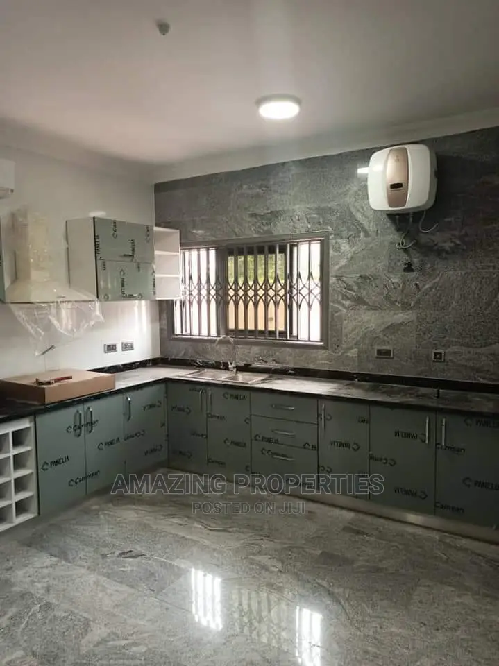 5bdrm House in , a C Mall Area for Rent in A&C Mall Area