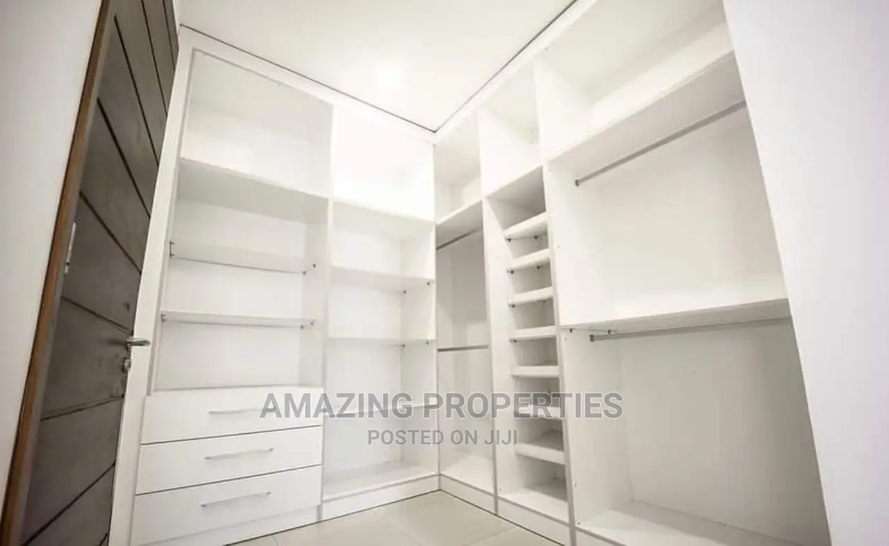 4bdrm House in Spintex for Sale in Spintex