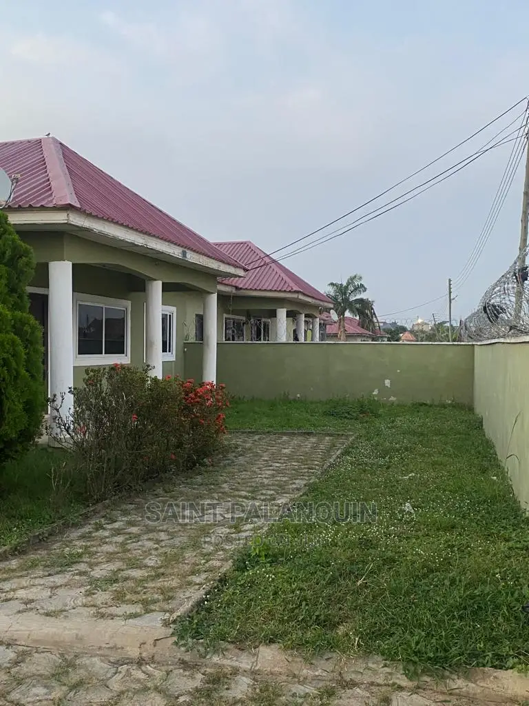 4bedroom Sfcontain 4 Rent or Sale at Kasoa Behind Kaaf Univs in Budumburam