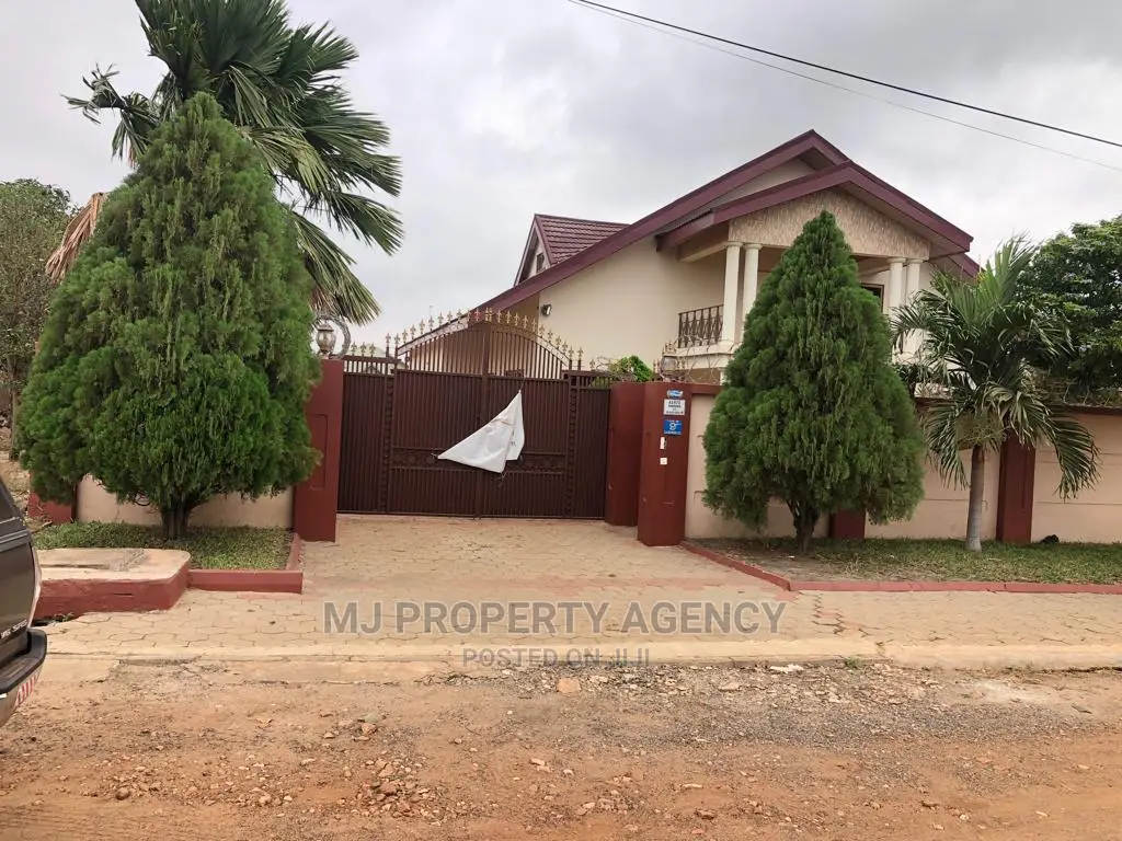 6bdrm House in Community 22, Tema Metropolitan for sale in Tema Metropolitan