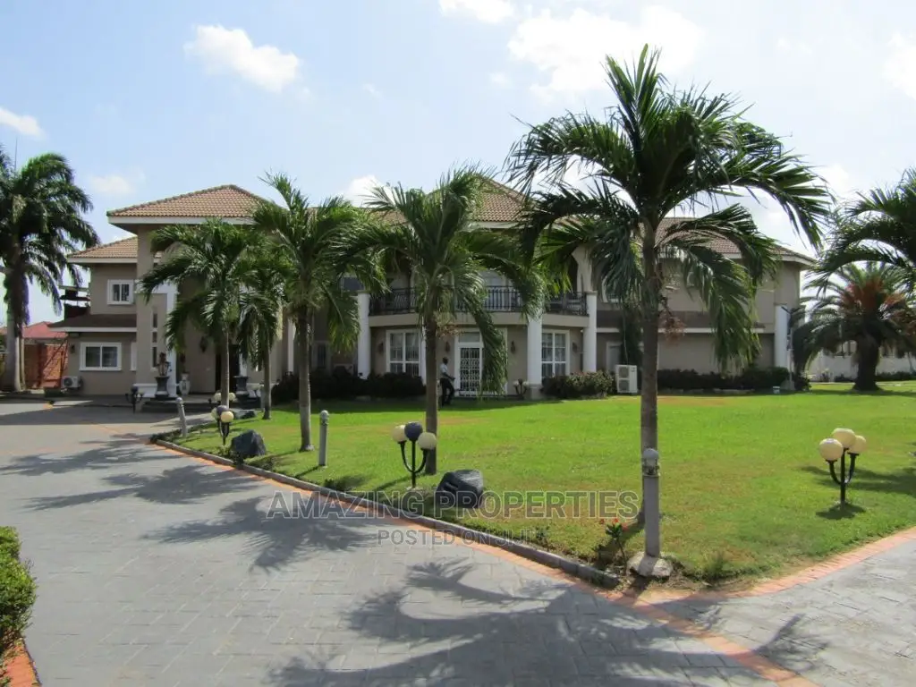 6bdrm House in Trassacco, East Legon for Sale in East Legon