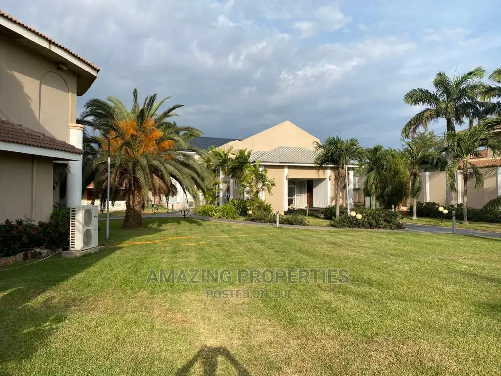 6bdrm House in Trassacco, East Legon for Sale in East Legon