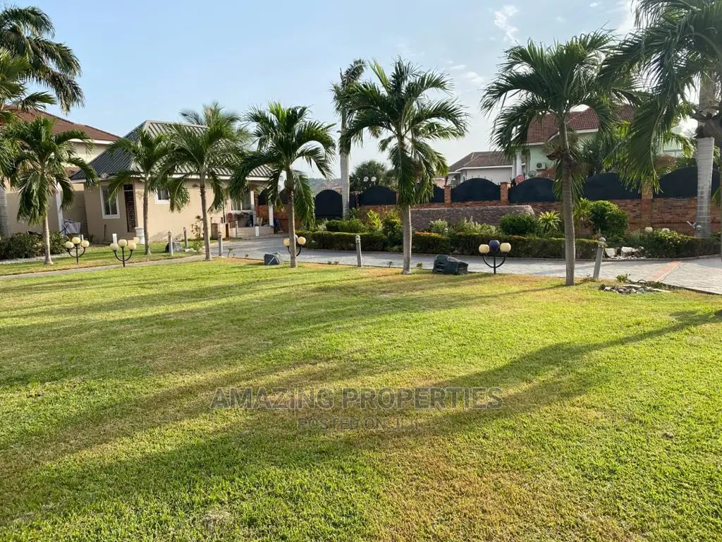 6bdrm House in Trassacco, East Legon for Sale in East Legon