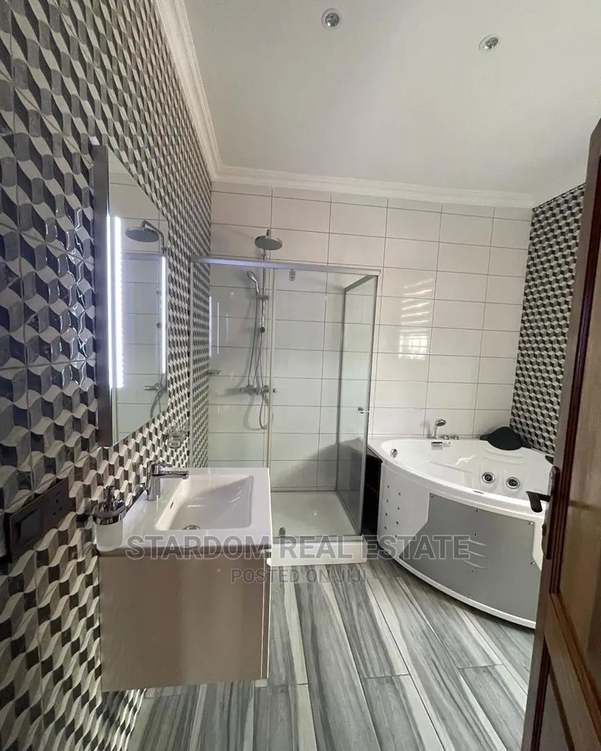 Furnished 3bdrm Duplex in East Legon for Rent in East Legon