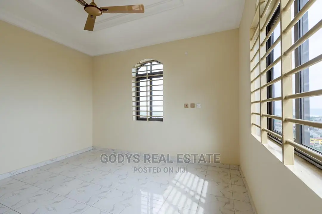 2bdrm Apartment in Old Barrier, Weija for rent in Weija