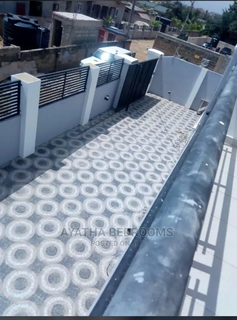 4bdrm House in Ayathar Bedroom, New Town for Sale in New Town