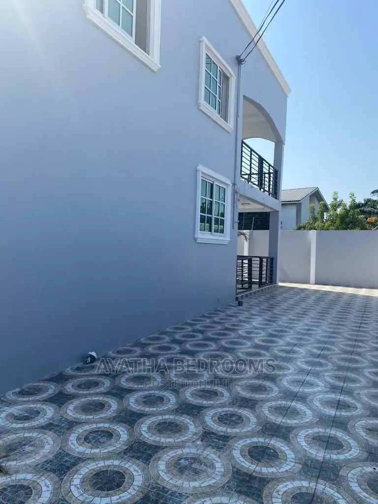 4bdrm House in Ayathar Bedroom, New Town for Sale in New Town