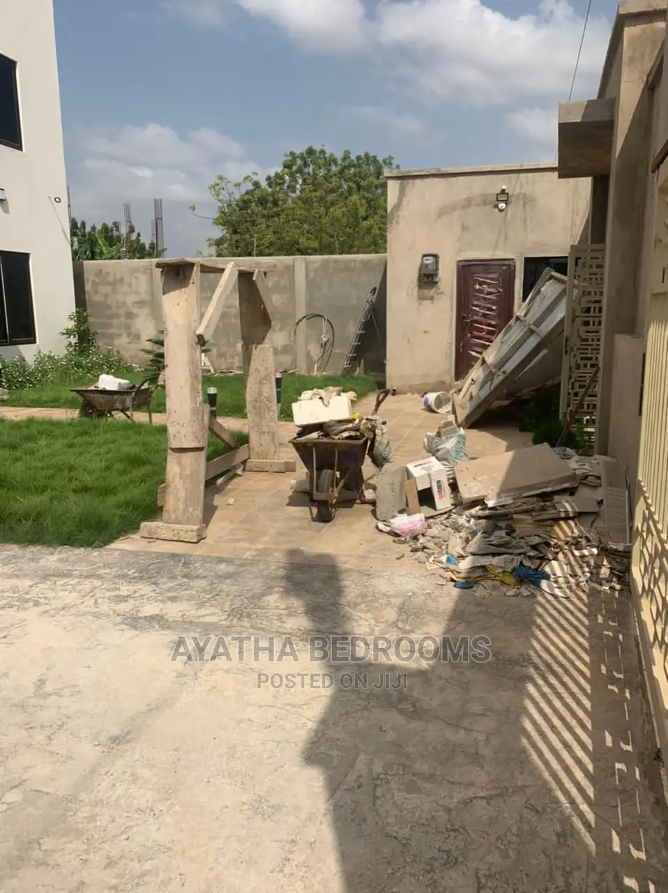 4bdrm House in Ayathar Bedroom, New Town for Sale in New Town