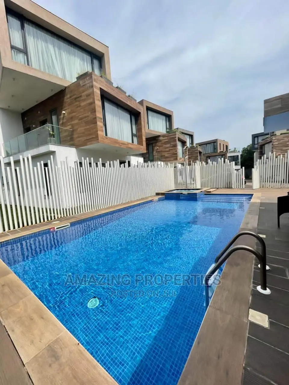Furnished 4bdrm House in Cantonments for Sale in Cantonments