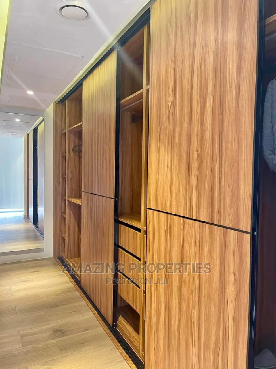 Furnished 4bdrm House in Cantonments for Sale in Cantonments
