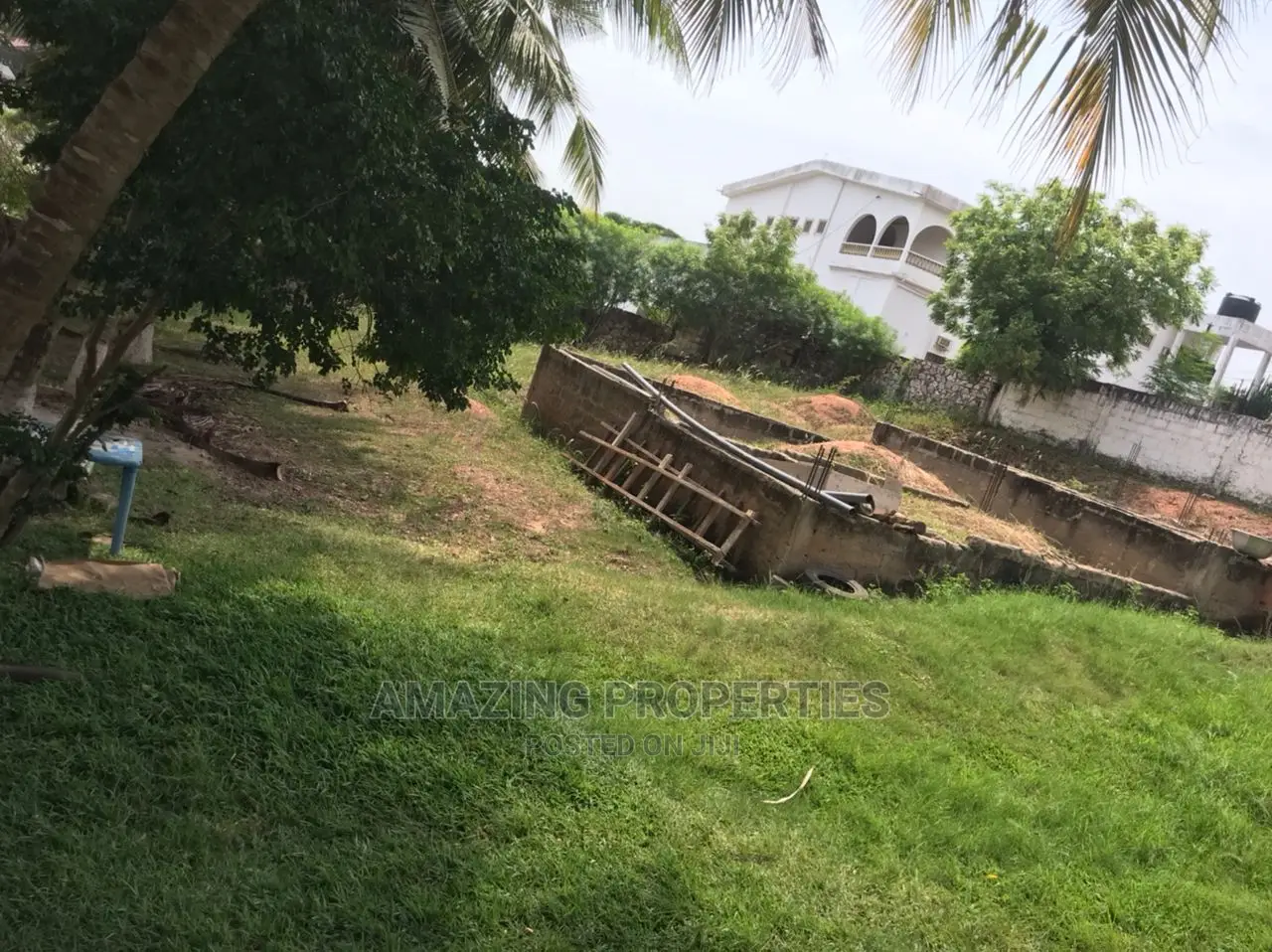One Plot 100*100 Size McCarthy Hill in McCarthy Hill