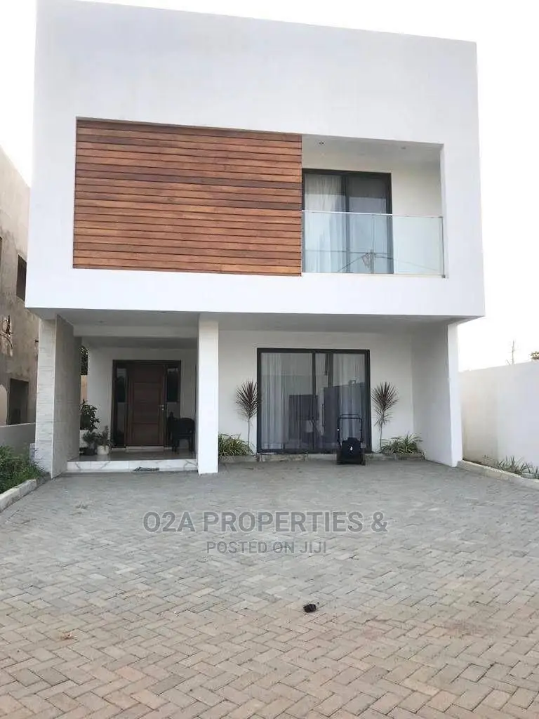 4bdrm House in Baatsona Total for sale in Baatsona Total
