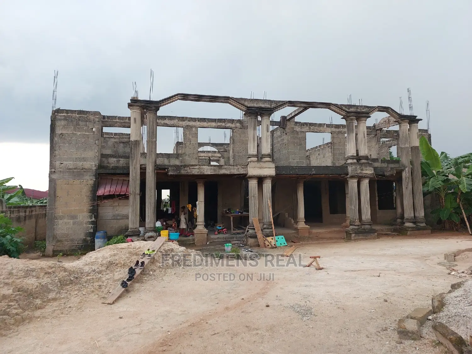 8bdrm Apartment in Fredimens Real, Kumasi Metropolitan for Sale in Kumasi Metropolitan