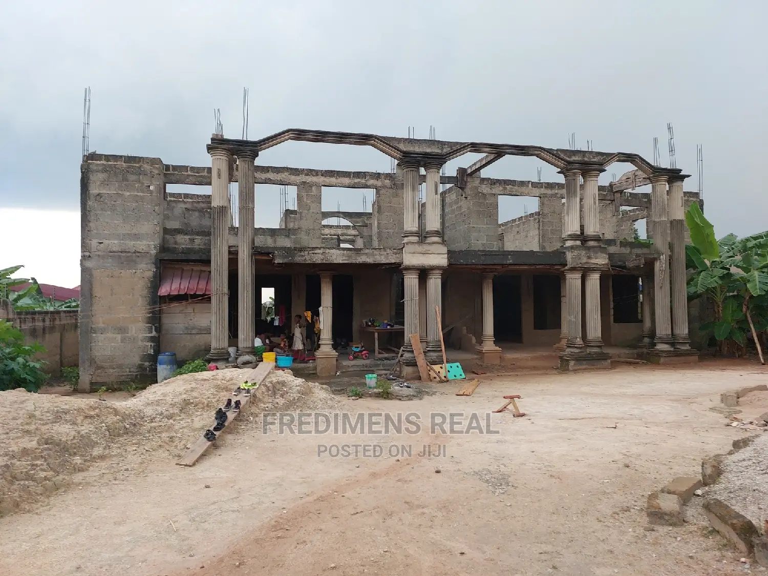 8bdrm Apartment in Fredimens Real, Kumasi Metropolitan for Sale in Kumasi Metropolitan
