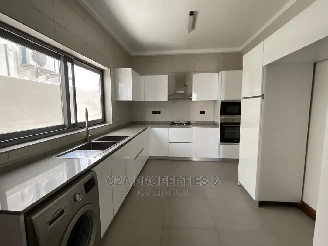 3bdrm House in Labone Junction for Rent in Labone Junction