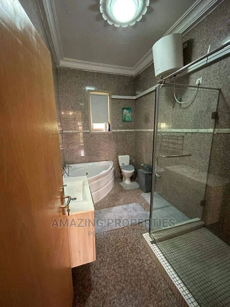 Furnished 4bdrm House in Labone for Sale in Labone