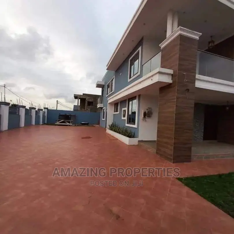 5bdrm House in Spintex Community for Sale in Spintex