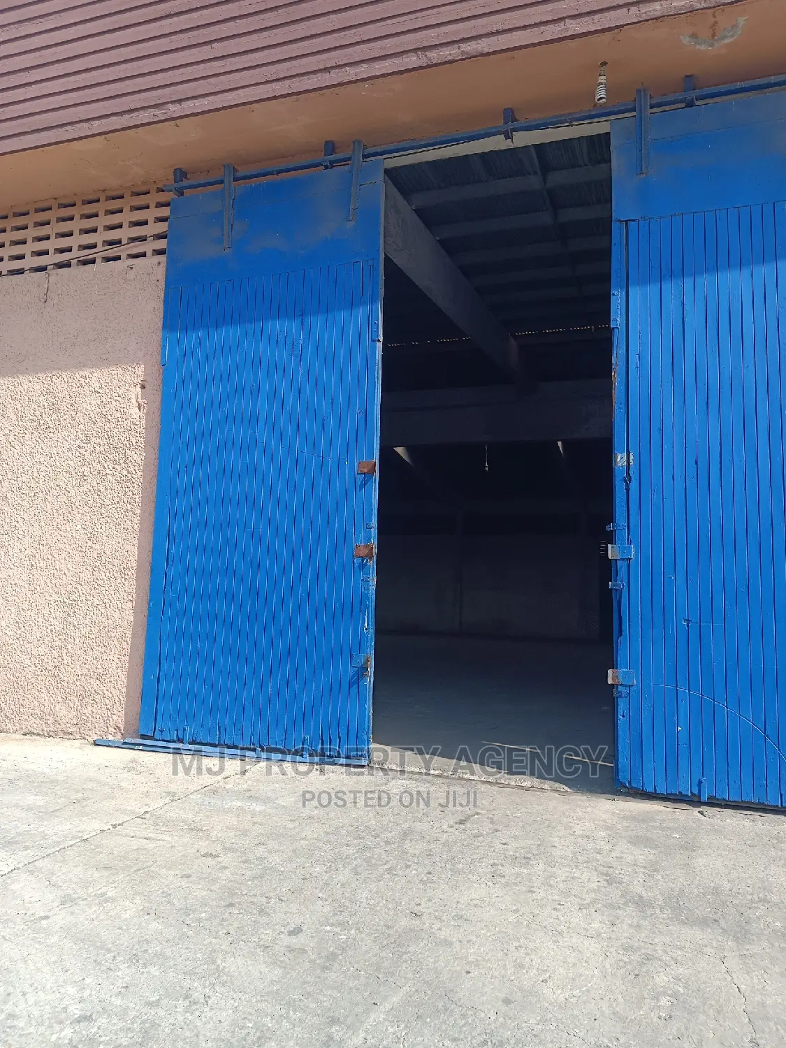 2000 SQM Warehouse at Tema Harbour in Tema Metropolitan