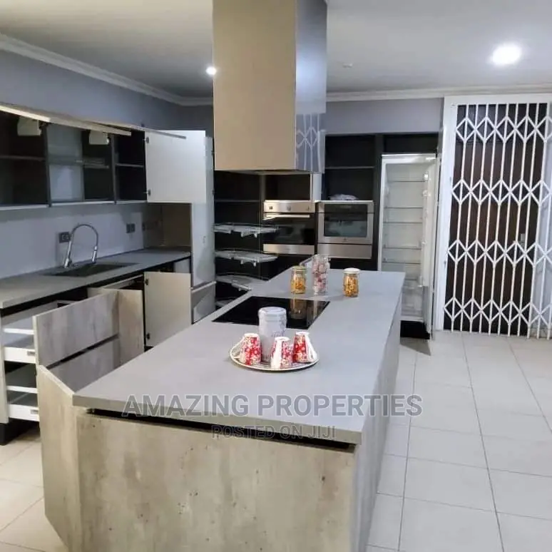 Furnished 5bdrm House in Tema Community 25 for Sale in Tema Metropolitan