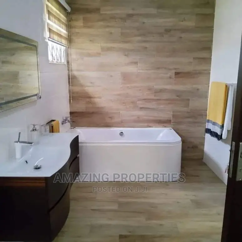 Furnished 5bdrm House in Tema Community 25 for Sale in Tema Metropolitan