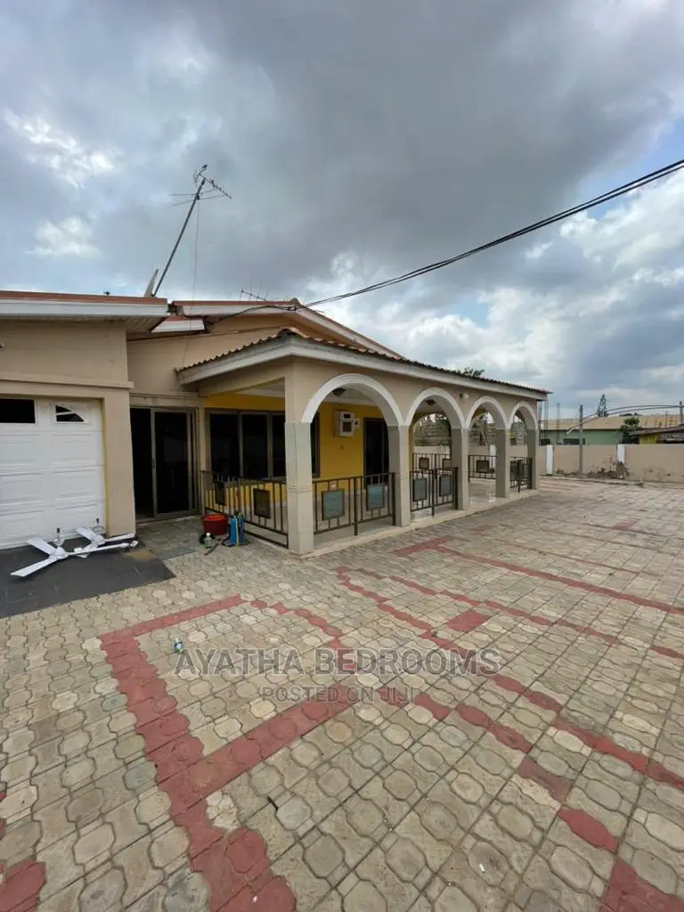 4bdrm House in Ayathar Bedroom, Teshie for Rent in Teshie