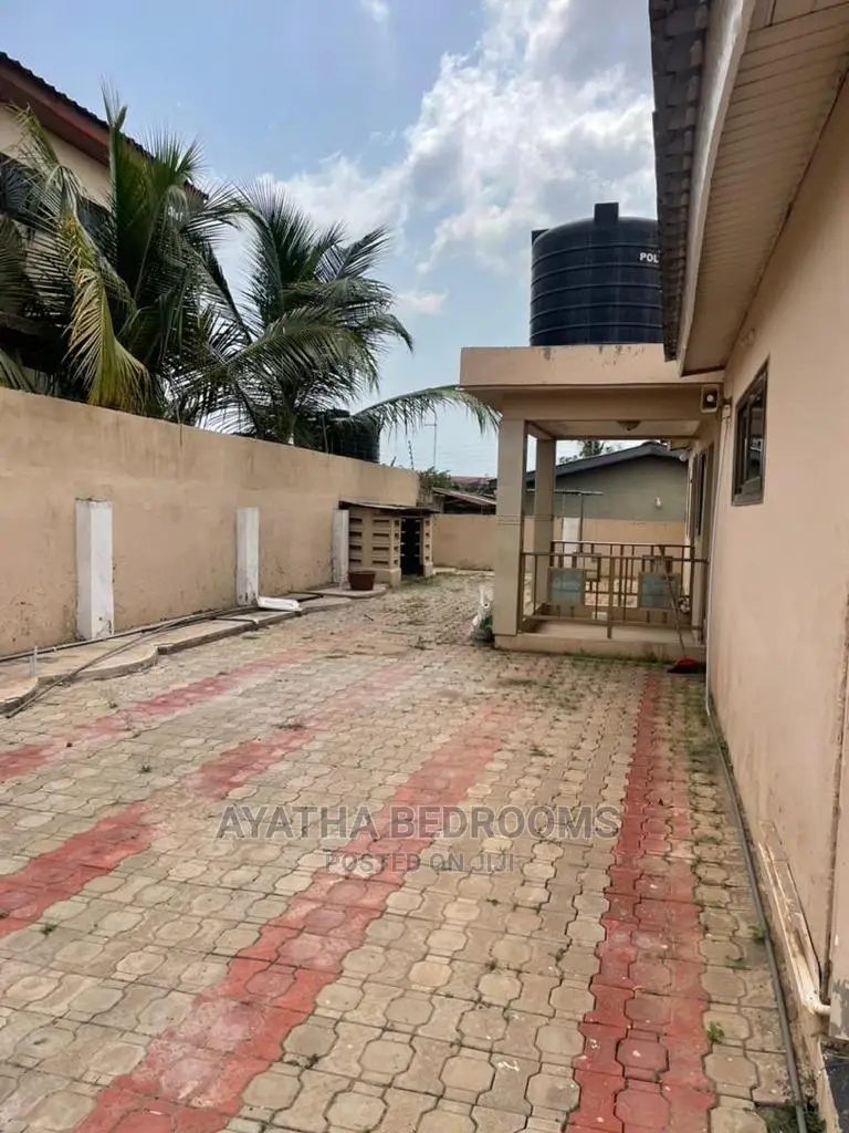4bdrm House in Ayathar Bedroom, Teshie for Rent in Teshie