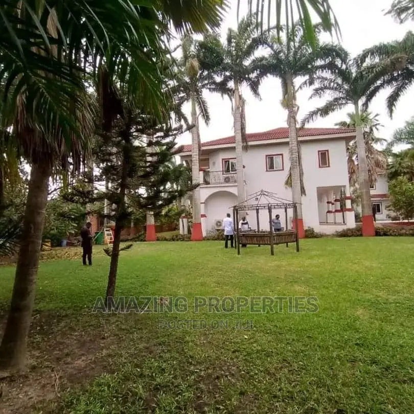 5bdrm House in 5 Bed House With a 3, East Legon for Sale in East Legon