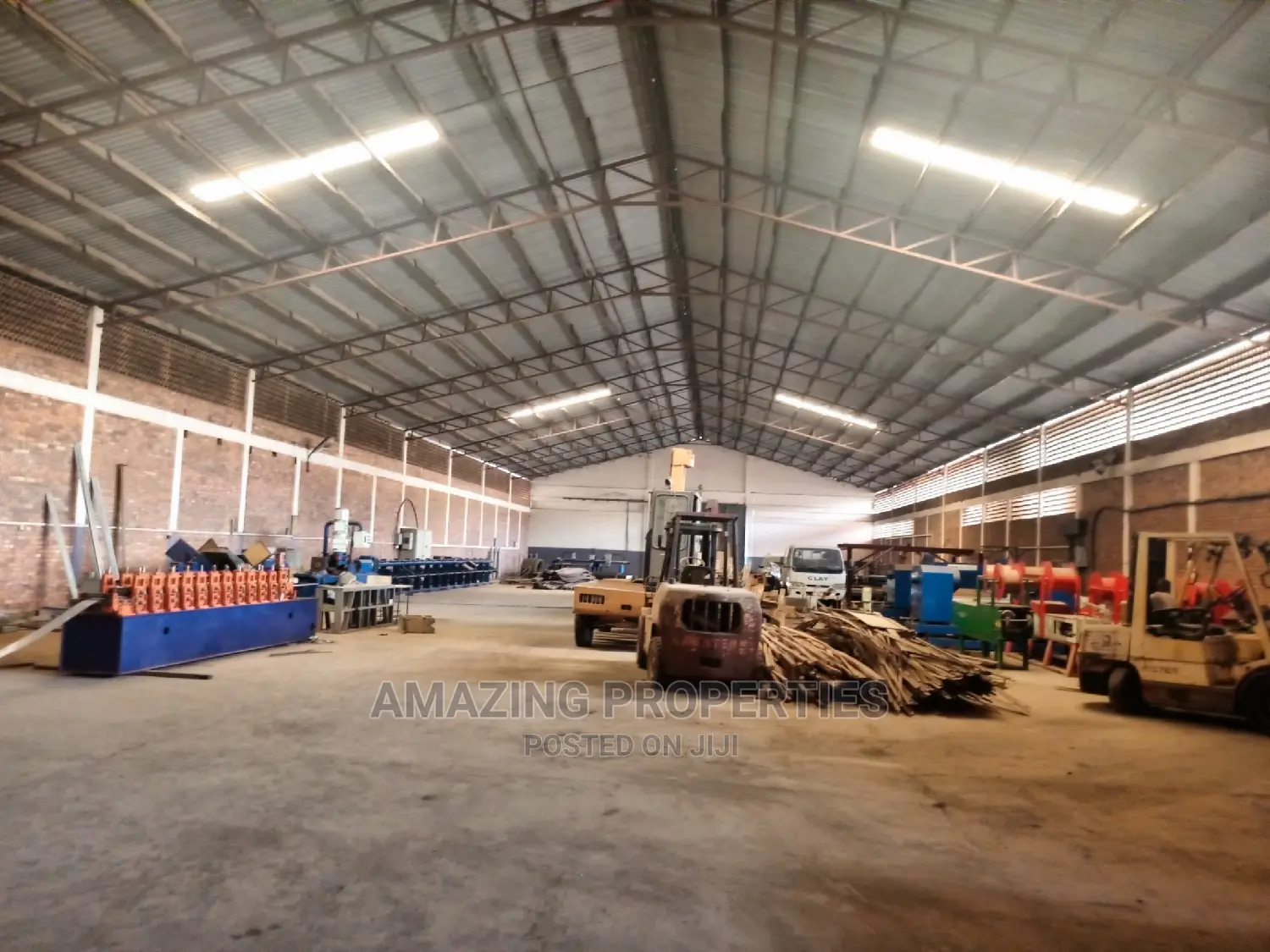 Warehouses to Let 1000 Square Meter at Dwowulu in Dworwulu