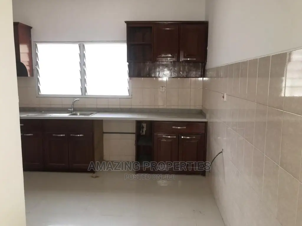 3bdrm House in Spintex for Rent in Spintex