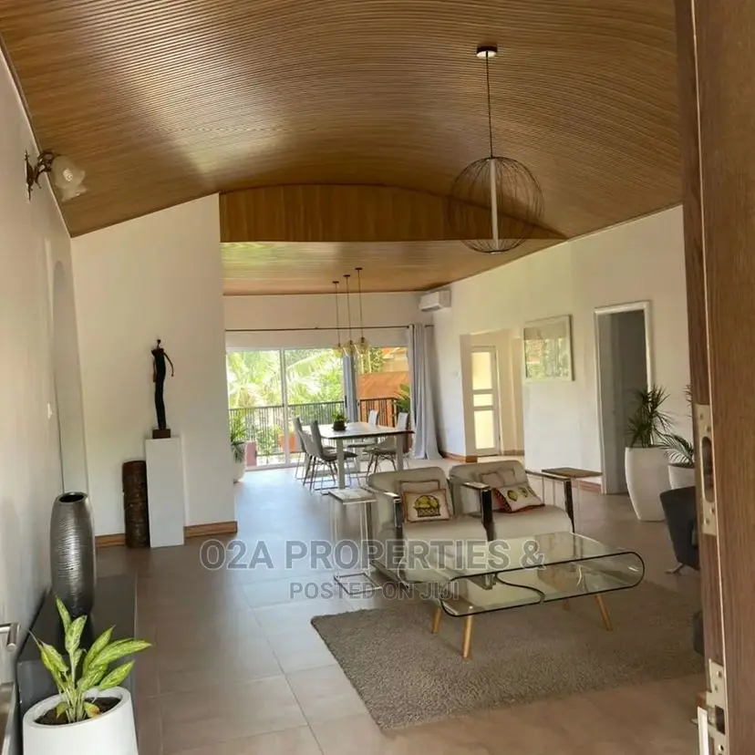 4bdrm House in Baatsona Total for Sale in Baatsona Total
