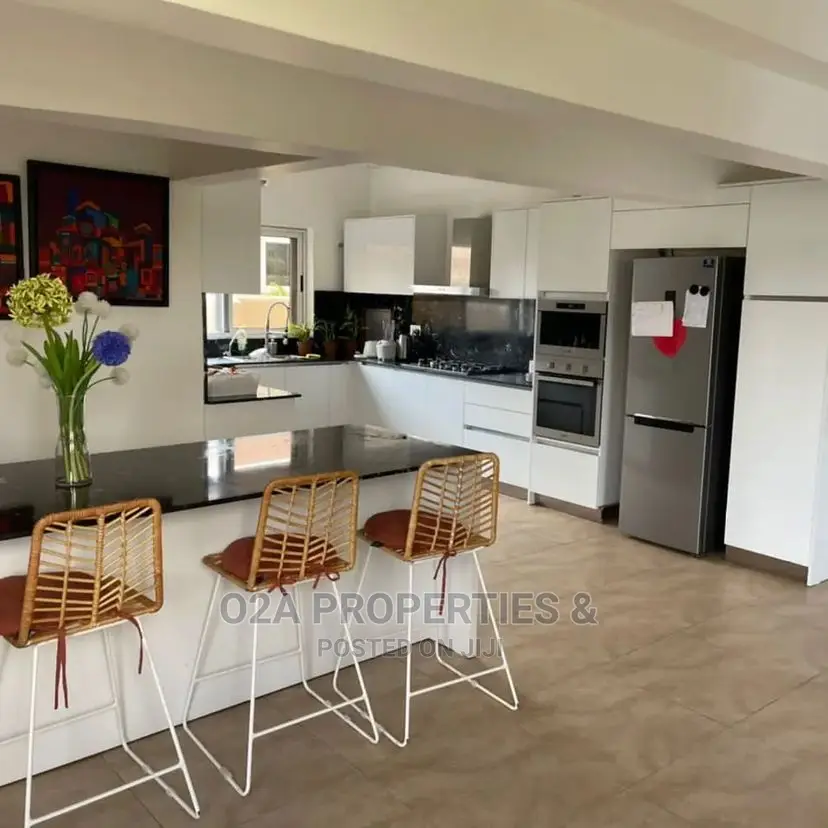 4bdrm House in Baatsona Total for Sale in Baatsona Total