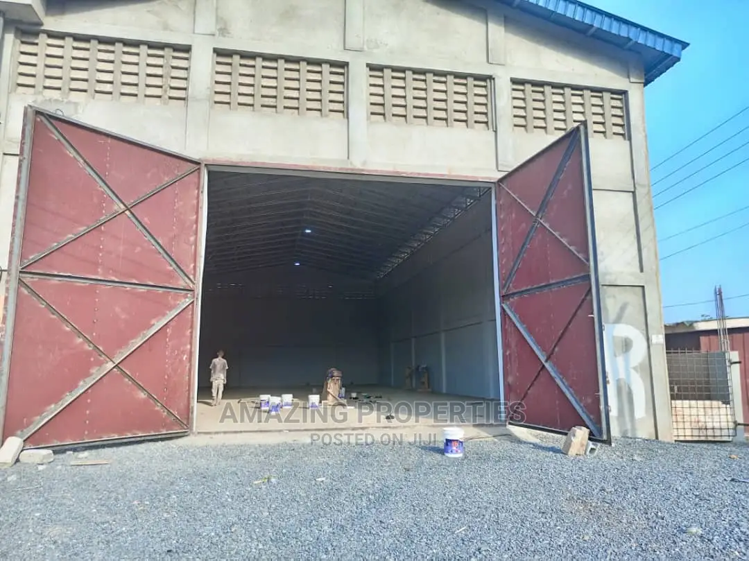 1950 Sqm Warehouse for Rent at Spintex in Baatsona Total