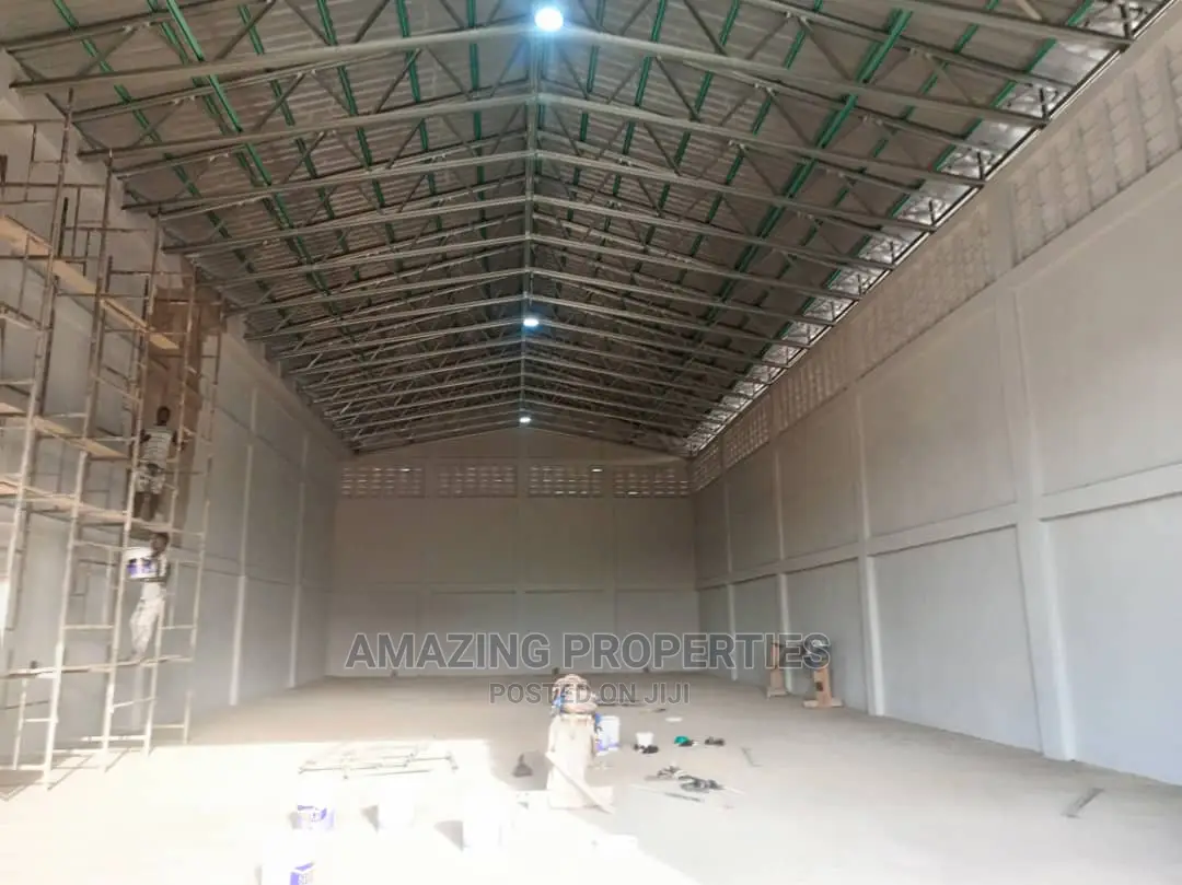 1950 Sqm Warehouse for Rent at Spintex in Baatsona Total