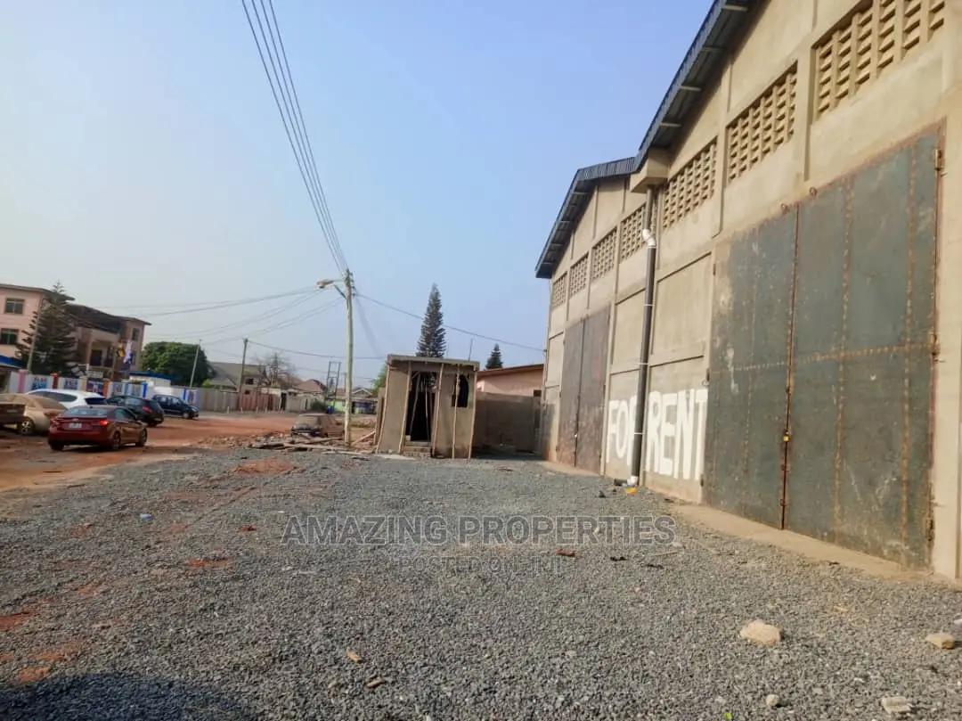 1950 Sqm Warehouse for Rent at Spintex in Baatsona Total