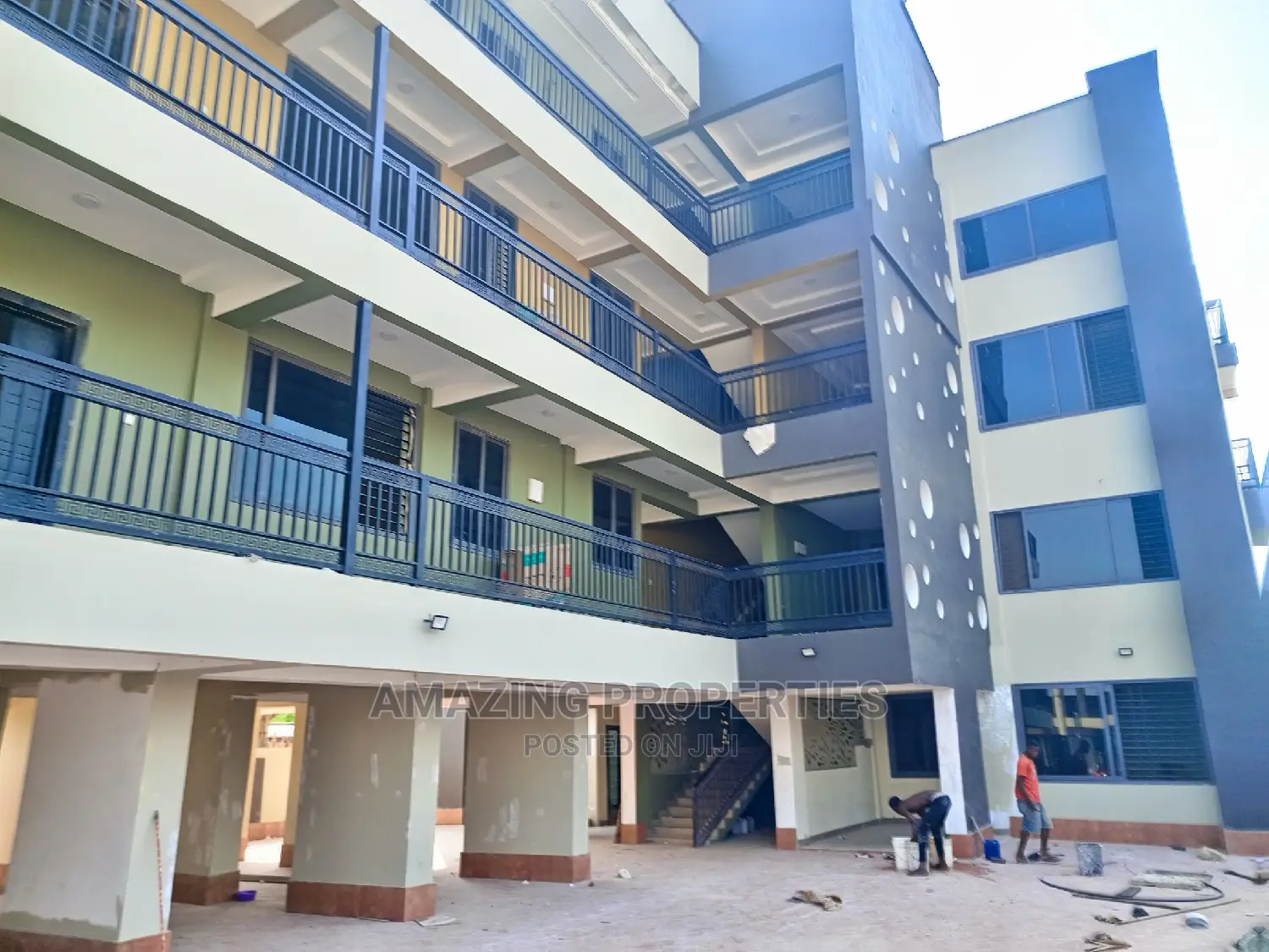 2bdrm House in 2 Bedrooms Available for rent in Spintex
