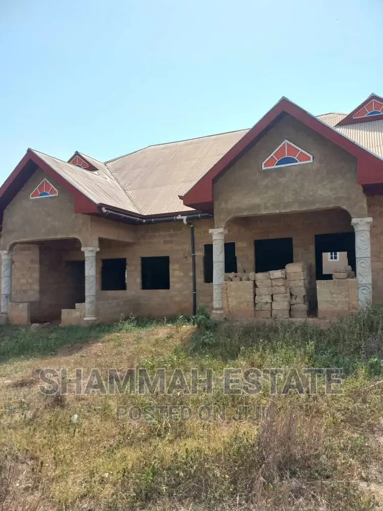 4bdrm Apartment in Aiding Estate, Sunyani Municipal for sale in Sunyani Municipal