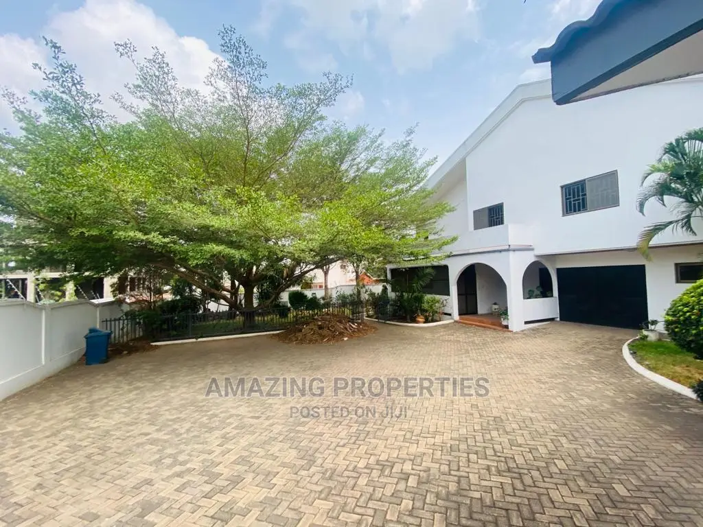 4bdrm House in Airport Residential Area for Sale in Airport Residential Area