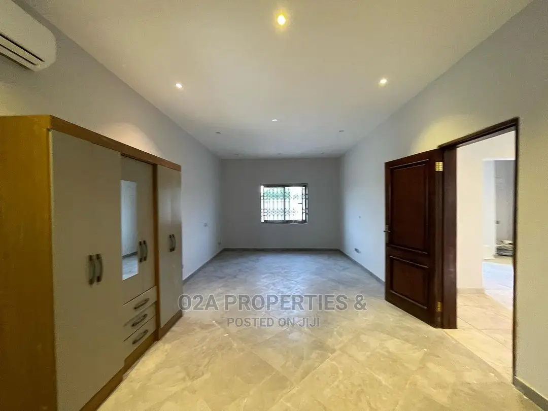 4bdrm House in School Junction for Sale in School Junction
